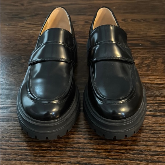 Loafer - Picture 2 of 4